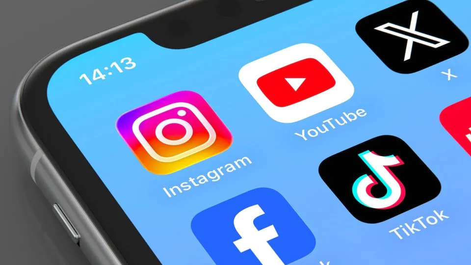 Redes sociales en un teléfono